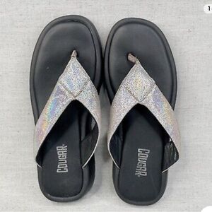 Cougar Shoes Womens 8M Jacy Sandals Thong Flip Flop Matallic Silver Plat…